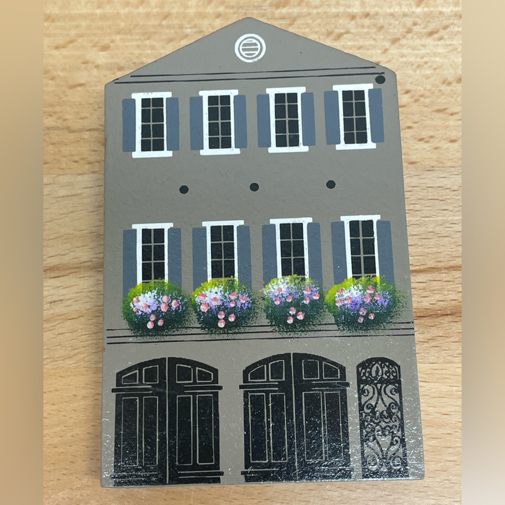 Shelia's Rainbow Row, Charleston, South Carolina. 1990 Vintage Wood Collectable.